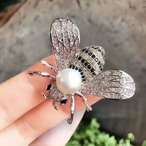 Honey Bee Black Enamel Pearl Glittery Crystal Wings Honeybee Brooch Pin NEW
